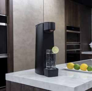 Black Carbon 8 sparkling water machine for nutritious lunches.